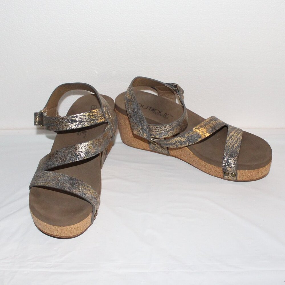 10a EUC LADIES BOUTIQUE BY CORKYS WEDGE SANDALS - 10 - GOLD/GREY